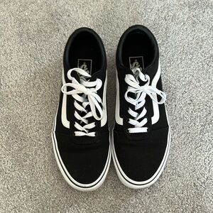 Women’s Low Top Vans